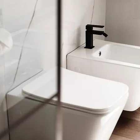 Ortensia - House Of Travelers * Como