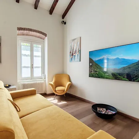 Ortensia - House Of Travelers *