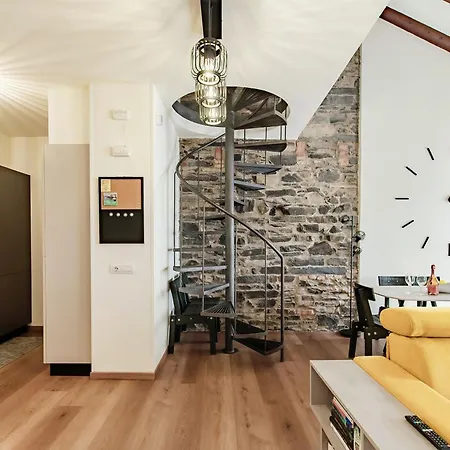 Ortensia - House Of Travelers * Como