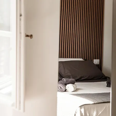 Ortensia - House Of Travelers Côme