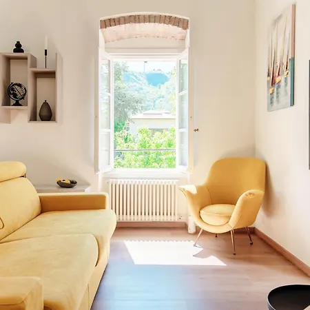 Ortensia - House Of Travelers コモ