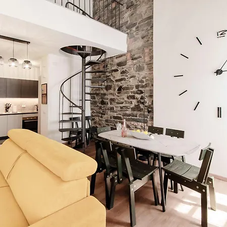 Ortensia - House Of Travelers *